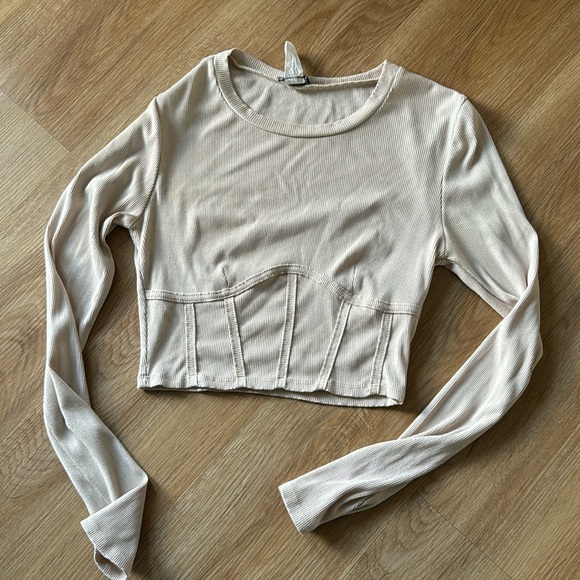 Cream / tan, beige long sleeve crop - Picture 1 of 2